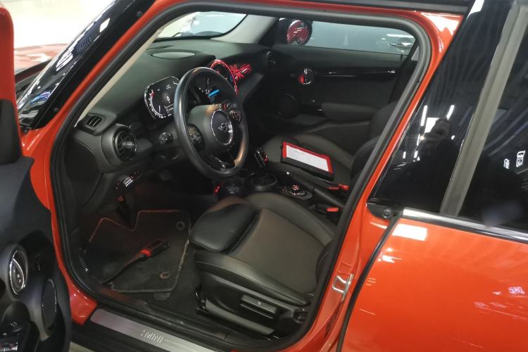 Used MINI MINI 2021 1.5T COOPER Classic Edition Five-Door Version
