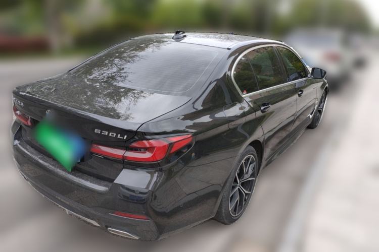 Used BMW 5 Series 2022 Second Facelift 530Li Luxury Version M Sport Package Rear Right 45 Deg