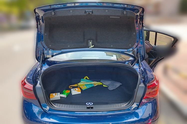 Used Infiniti Q50L 2018 2.0T Enjoyment Version China VI Standard