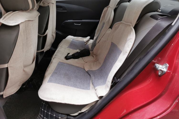 Used Chevrolet Aveo Sonic 2011 Sedan 1.4L MT SL
