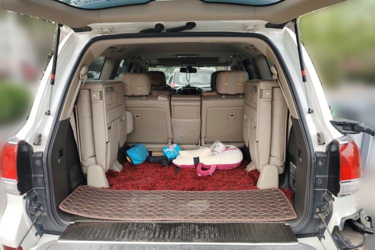 Used Toyota Land Cruiser 2010 4700 Middle East Edition Trunk