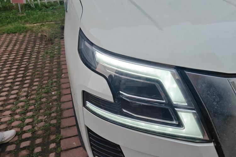 Used Nissan Patrol  Right Front Headlight