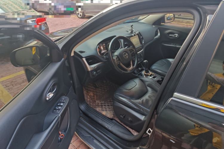 Used Jeep Cherokee 2017 2.4L Leading Smart Edition