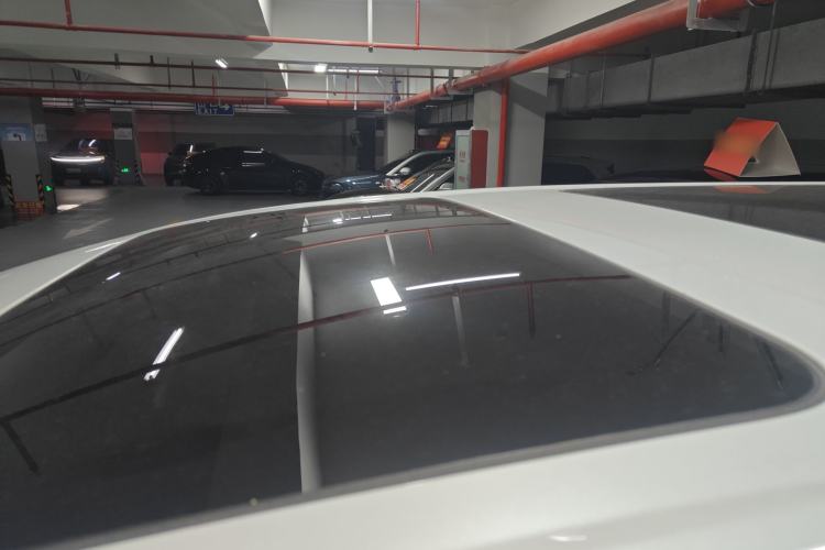 Used Denza D9 2022 DM-i 1040 Prestige Model Roof