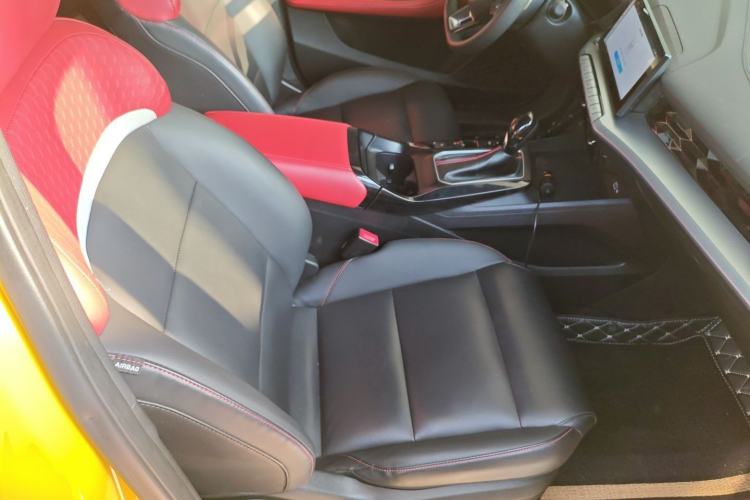 Used MG 5 2022 180 DVVT CVT Youth Luxury Edition Right Front Seat