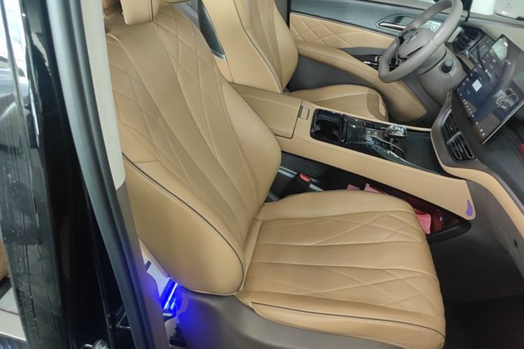 Used Denza D9 2022 DM-i 970 Four-Wheel Drive Flagship Model