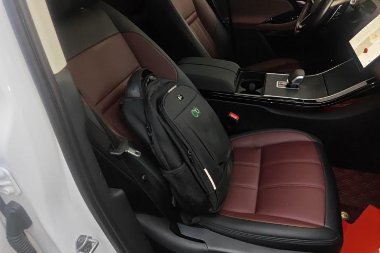 Used Land Rover Range Evoque 2024 Aurora L 249 PS Prestige Light-Chasing Edition Right Front Seat