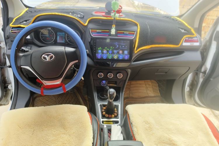 Used FAW Yingzhi 727 2016 1.5L Standard Edition Center Console