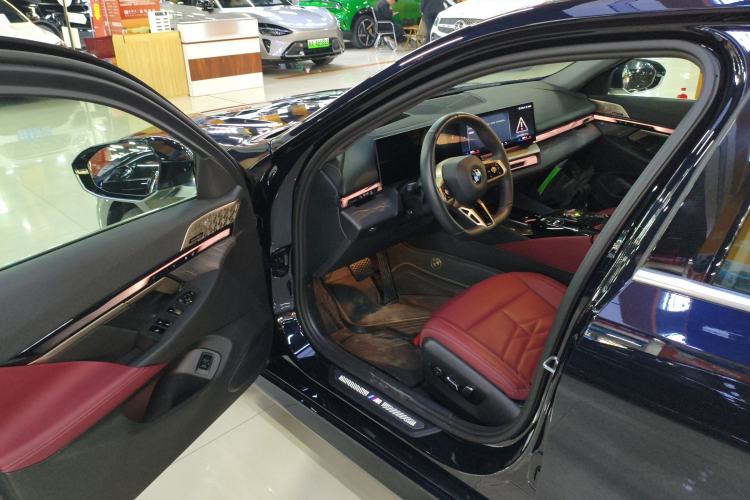 Used BMW 5 Series 2025 530Li Luxury Edition M Sport Package
