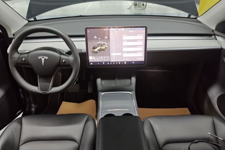 Used Tesla Model Y 2023 Rear-Wheel-Drive Version Center Console