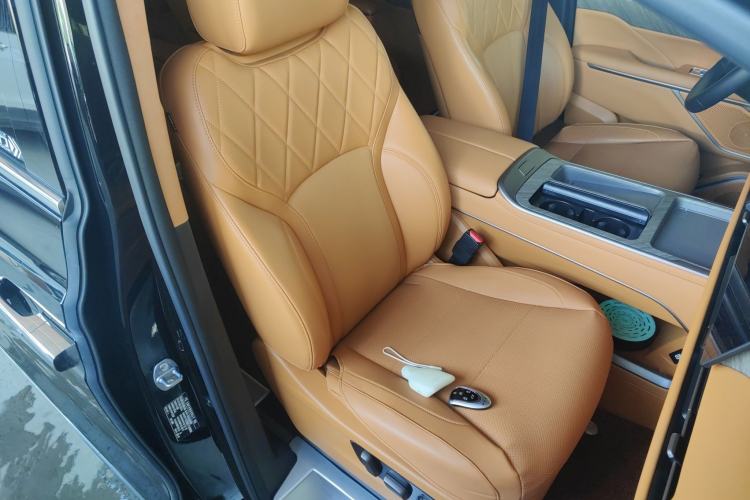 Used Wey Gaoshan 2025 Four-Wheel Drive Alpine 8 Right Front Seat