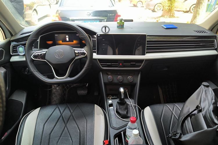 Used Volkswagen Tiguan L 2023 330TSI Automatic Two-Wheel Drive Comfort Edition Center Console