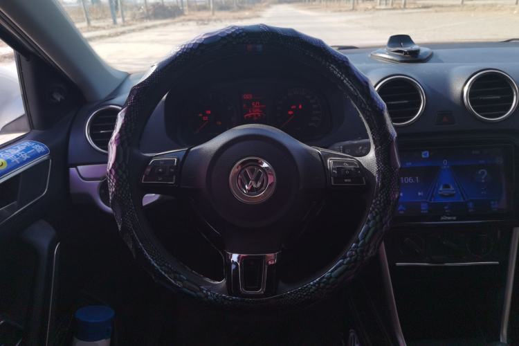 Used Volkswagen Jetta 2013 1.4L Manual Fashion Model Steering Wheel