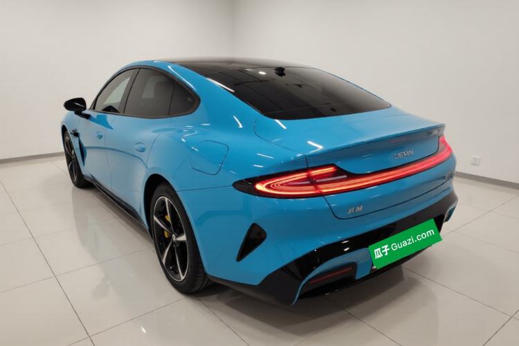 Used Xiaomi Auto SU7 2024 Four-Wheel Drive Ultra-Long Range Advanced Intelligent Driving Max Edition