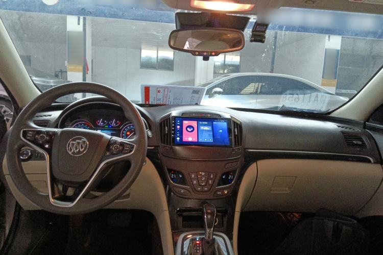 Used Buick Regal 2015 2.0L Elite Fashion Edition Center Console