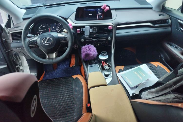 Used Lexus RX 2020 Facelifted 300 4x4 Elegant Edition Center Console