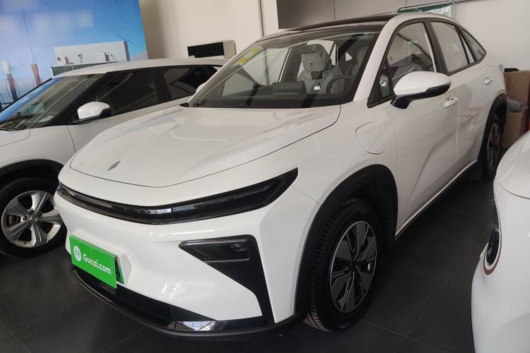 Used Livan 7 2024 605 km Wealth Edition