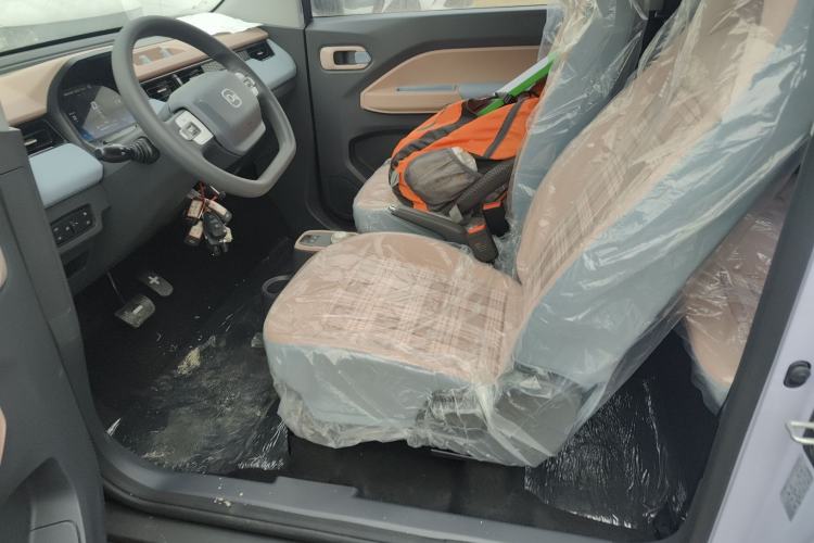 Used Chery QQ Ice Cream 2025 Model 205km Sundae Edition
