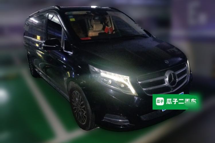 Used Mercedes-Benz V-Class 2017 V 260 L Prestige Extended Edition Front Right 45 Deg