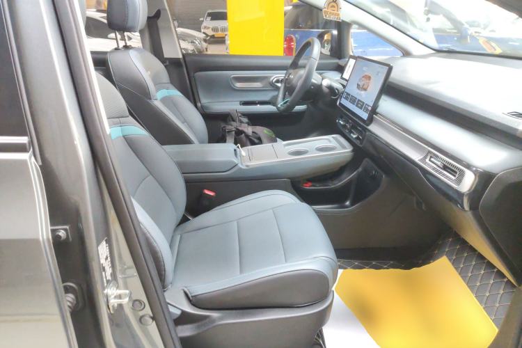 Used AION Y 2023 Y Business Edition
