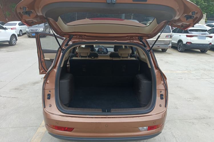 Used Baojun 310W 2017 1.5L Manual Fashion Model China V