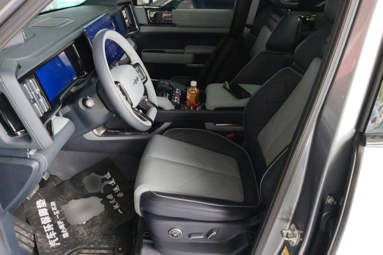 Used Formula Leopard 5 2023 Navigator Edition
