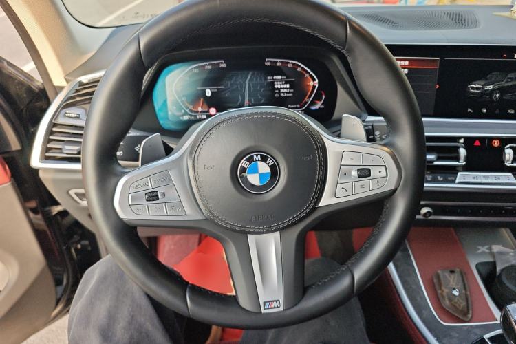 Used BMW X5 2022 Restyled xDrive 30Li Luxury Version M Sport Package Steering Wheel