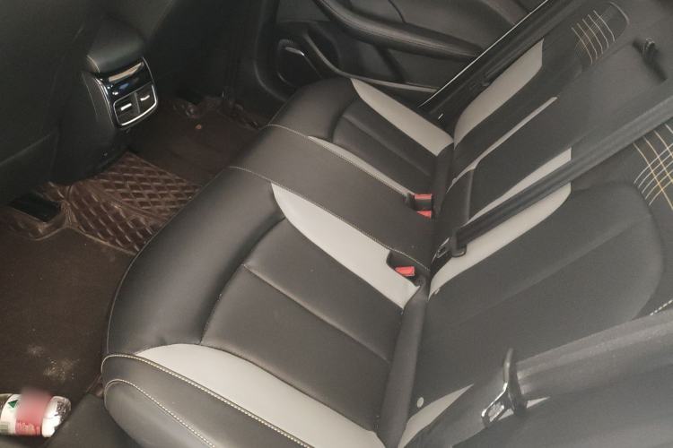 Used Roewe i6 MAX 2020 300TGI Automatic Cool & Stylish Skyroof Edition