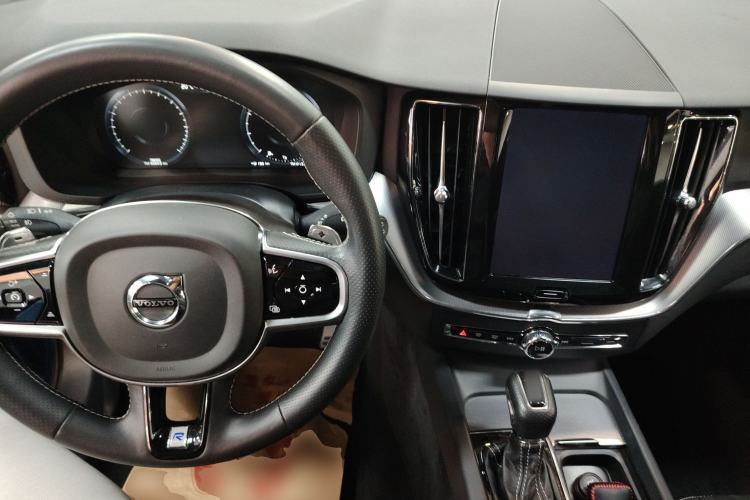 Used Volvo XC60 2018 T5 4x4 Smart & Sporty Edition