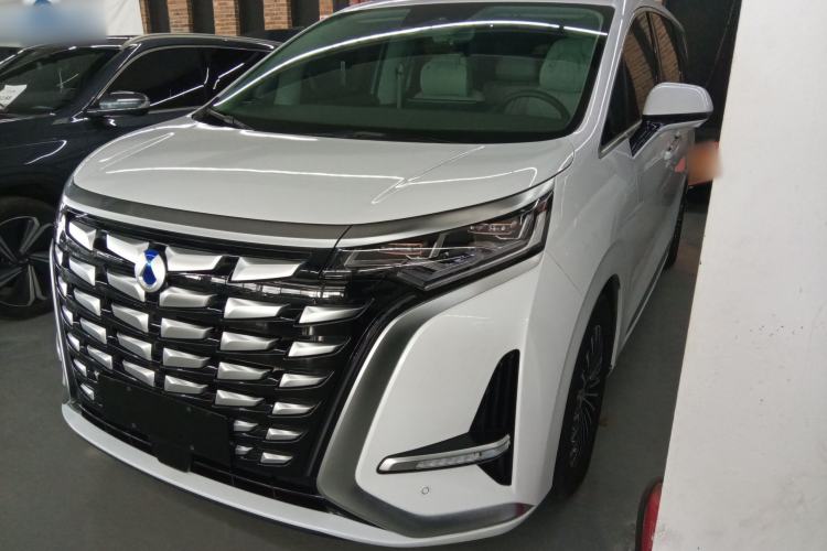 Used Denza D9 2022 DM-i 1040 Prestige Model