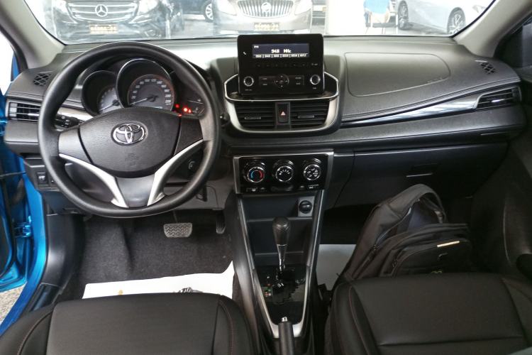 Used Toyota YARiS L Zhi Xuan 2020 1.5L CVT Luxury Edition Center Console