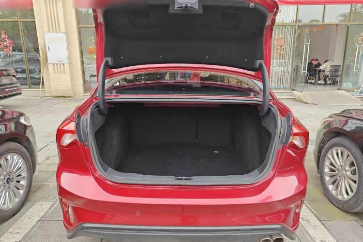 Used Ford Focus 2020 Sedan EcoBoost 180 Automatic Trend Edition Trunk