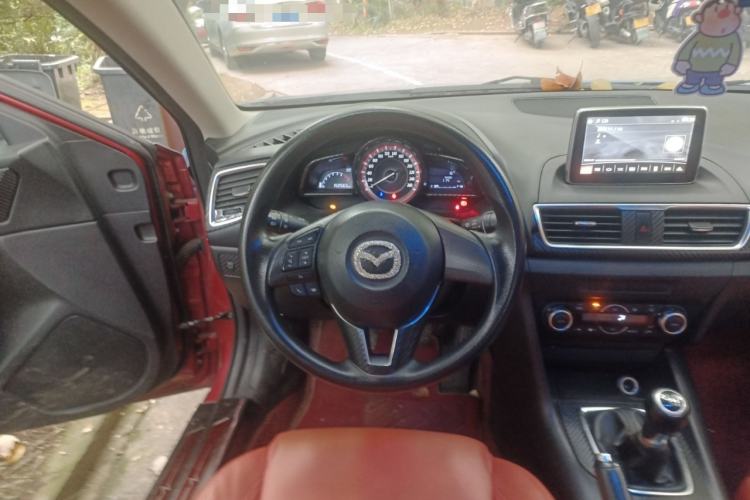 Used Mazda 3 Axela 2016 Sedan 1.5L Manual Luxury Model