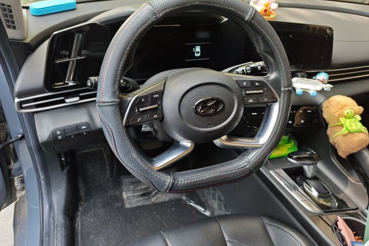 Used Hyundai Elantra 2021 1.5L CVT LUX Prestige Edition
