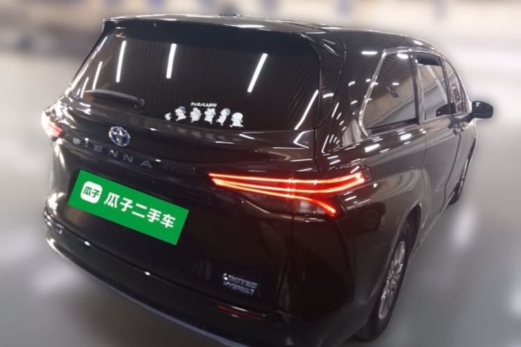 Used Toyota SIENNA 2021 2.5L Hybrid Premium Edition
