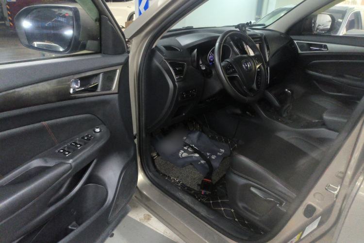 Used CHANGAN CS75 2016 2.0L Manual Luxury Version China IV Standard Driver Seat