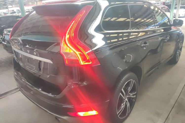 Used Volvo XC60 2017 T5 AWD Personalized Sport Upgrade Edition