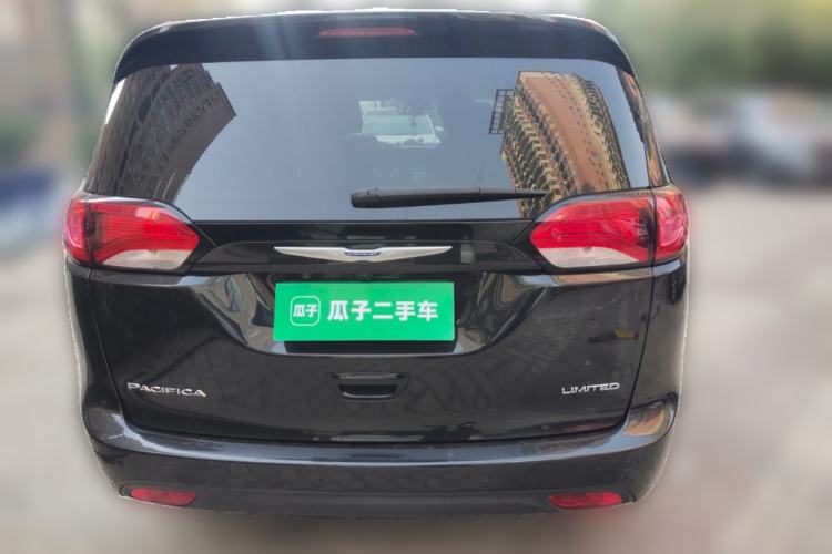 Used Chrysler Grand Voyager 2017 3.6L Premium Edition Rear