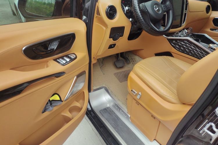 Used Mercedes-Benz Vito 2021 2.0T Elite Version 7 Seats Driver Seat