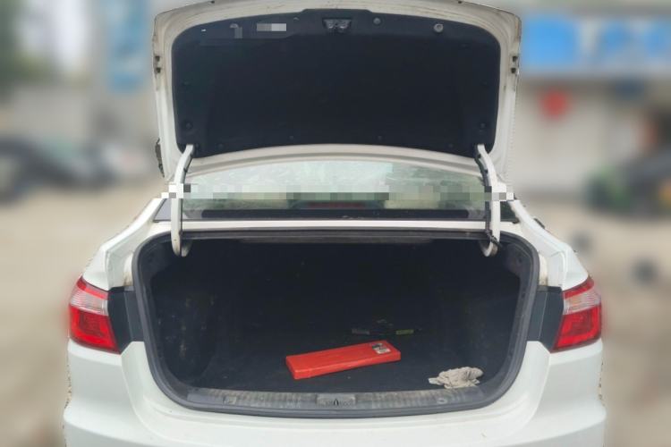 Used CHANGAN Alsvin V7 2015 1.6L Automatic Fun Model China IV Standard Trunk