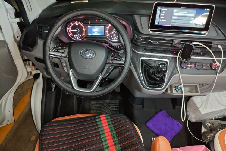 Used SAIC MAXUS Xintu V80 
