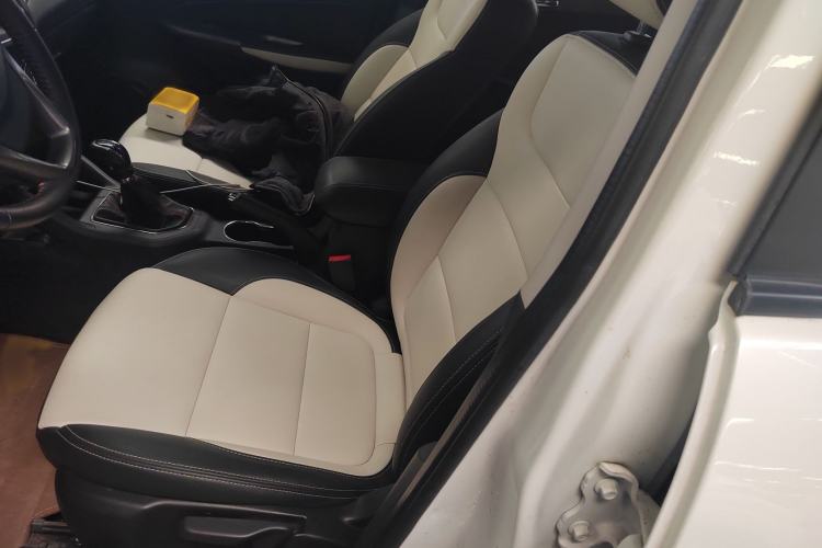 Used CHANGAN CS35 2017 1.6L Manual Luxury Model Interior 2