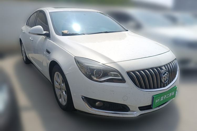 Used Buick Regal 2015 1.6T Leading Technology Model Front Right 45 Deg