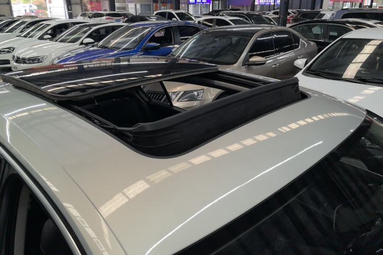 Used Volkswagen Magotan 2018 330TSI DSG Advanced Model Roof