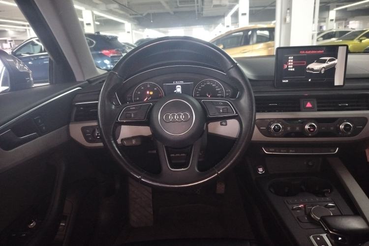 Used Audi A4L 2017 40 TFSI Ambition Edition Steering Wheel