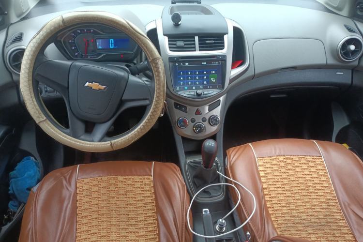 Used Chevrolet Aveo Sonic 2014 Sedan 1.4SL MT Comfort Edition
