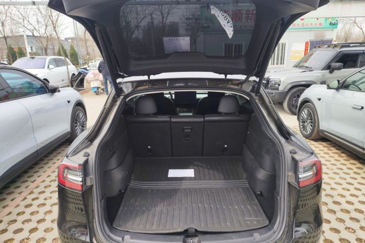 Used Tesla Model Y 2023 Long-Range All-Wheel-Drive Version