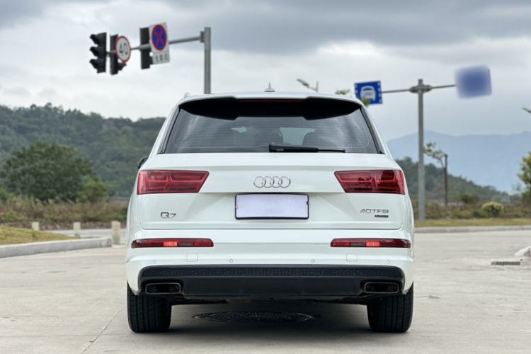 Used Audi Q7 2016 40 TFSI Comfort Model

