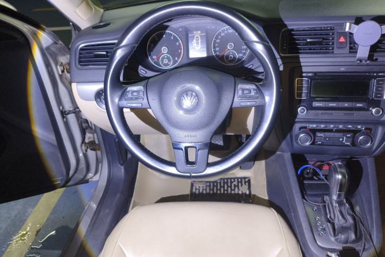 Used Volkswagen Sagitar 2012 1.4TSI Automatic Luxury Edition