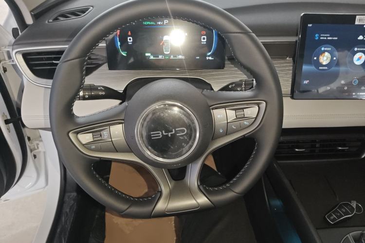 Used BYD Seal 05 DM-i 2025 DM-i Smart Drive 55KM Luxury Model Steering Wheel